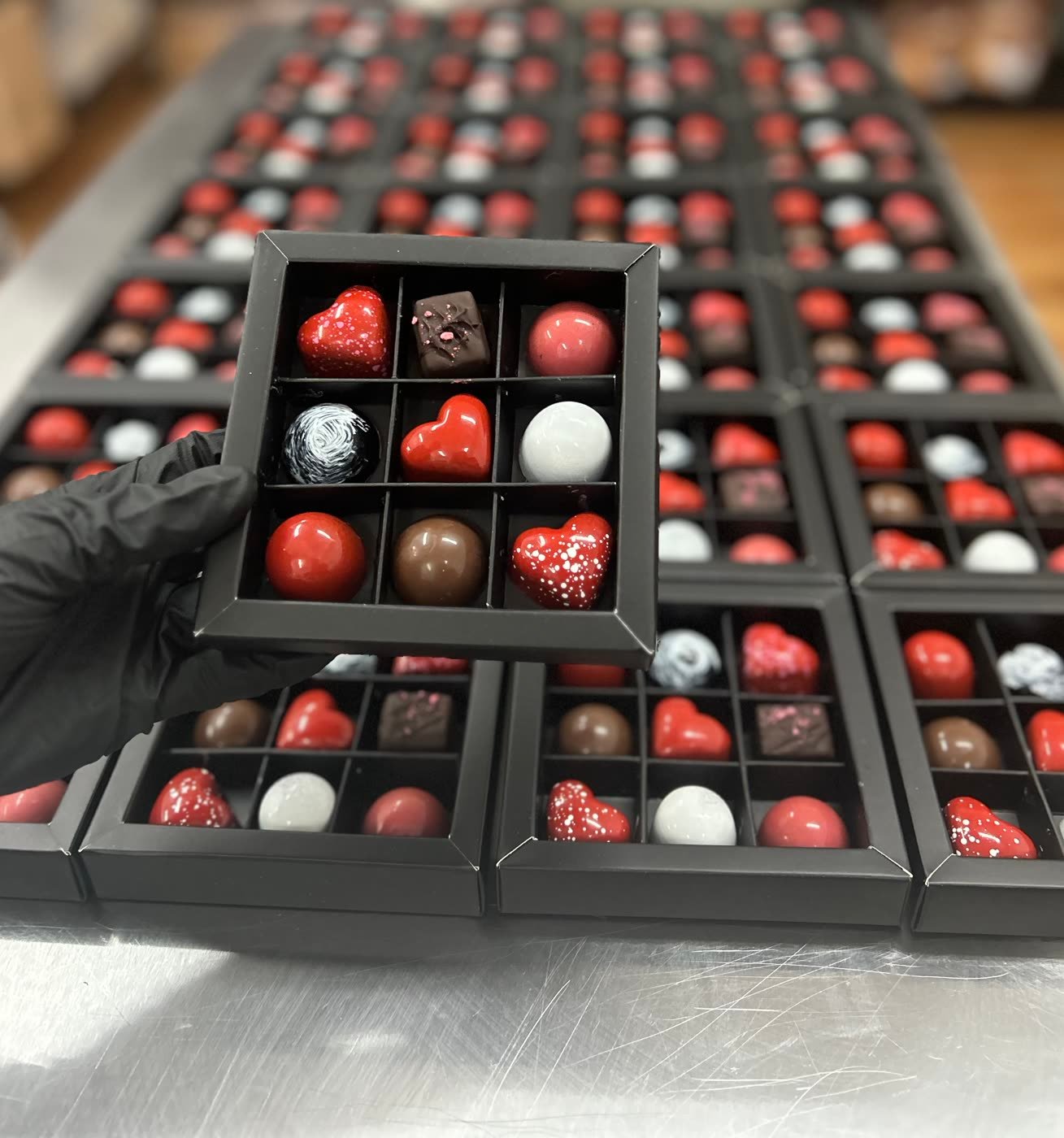 Bo&icirc;te de neuf chocolats fins assortis