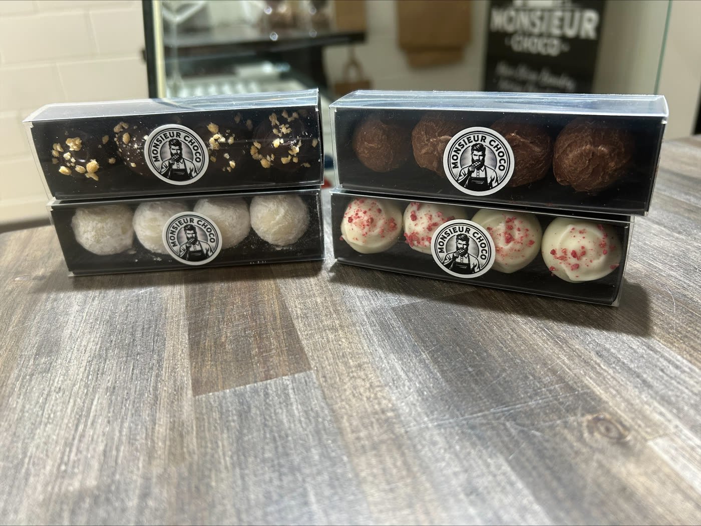 Coffrets de truffes artisanales &mdash; quatre vari&eacute;t&eacute;s